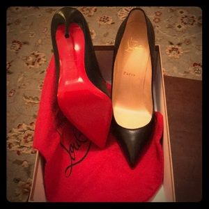 Christian Louboutin Shoes: Classic Black Size 9
